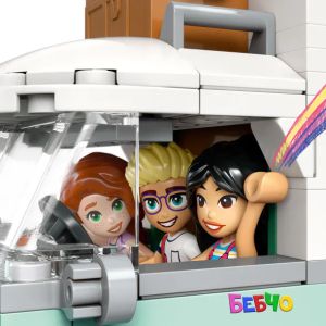 LEGO® Friends Приключение с кемпер на приятелството 42663 