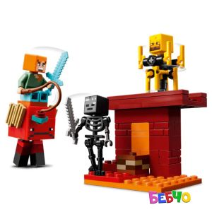 LEGO® Minecraft® Битка в пъклената лава 21266