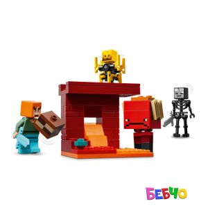 LEGO® Minecraft® Битка в пъклената лава 21266