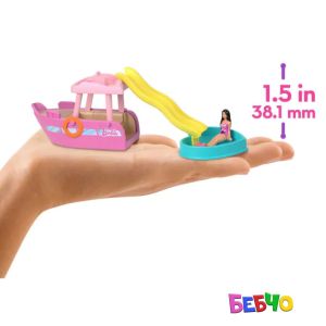 Barbie® Mini BarbieLand™ Мини кукла Barbie® с емблематично мини превозно средство