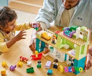 LEGO® DUPLO Модерна семейна къща 3 в 1 с фигури 10470
