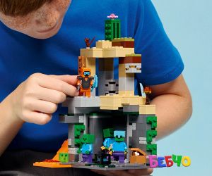 LEGO® Minecraft Занданът на зомбитата 21587 
