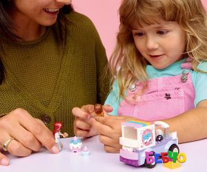 LEGO® Friends Кола-еднорог за доставка на торти 42675 