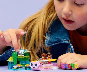 LEGO® Friends  Приключенска лодка аксолотъл 42681