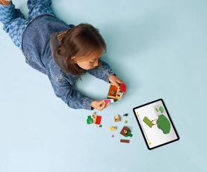LEGO® Animal Crossing™ Уютната къща на Goldie 77058 