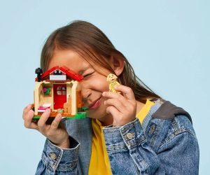 LEGO® Animal Crossing™ Уютната къща на Goldie 77058 