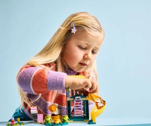 LEGO® Bluey На площадката с Блуи и Клои 11201 