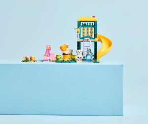 LEGO® Bluey На площадката с Блуи и Клои 11201 