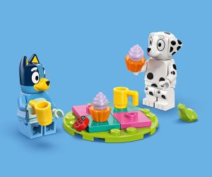 LEGO® Bluey На площадката с Блуи и Клои 11201 