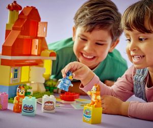 LEGO® DUPLO® Bluey Семейната къща на Блуи с игра на запомняне 10459 