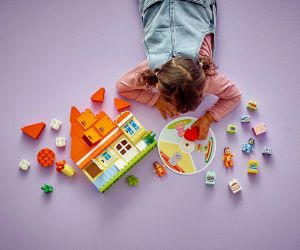 LEGO® DUPLO® Bluey Семейната къща на Блуи с игра на запомняне 10459 