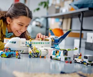 LEGO® City Пътнически самолет 60367 