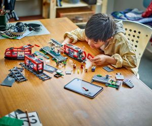 LEGO® City Трамвай и гара в центъра на града 60423 