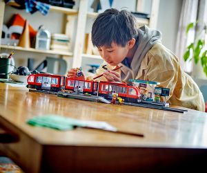 LEGO® City Трамвай и гара в центъра на града 60423 