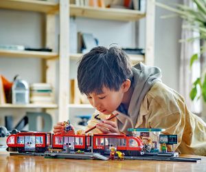 LEGO® City Трамвай и гара в центъра на града 60423 