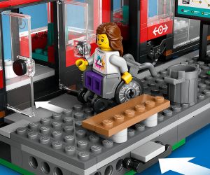 LEGO® City Трамвай и гара в центъра на града 60423 