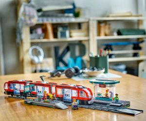 LEGO® City Трамвай и гара в центъра на града 60423 