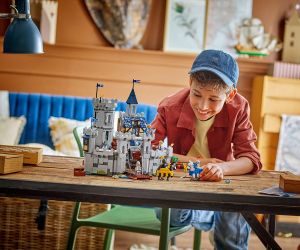 LEGO® Creator Средновековен замък на конния рицар 31168 