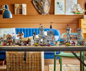 LEGO® Creator Средновековен замък на конния рицар 31168 