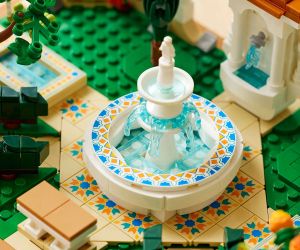 LEGO® Icons Градина с фонтан 10359