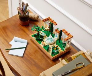 LEGO® Icons Градина с фонтан 10359