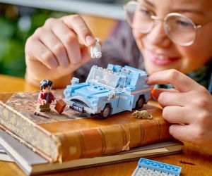 LEGO® Harry Potter™ Летящият Форд Англия 76424 