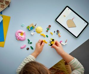LEGO® Friends Парти край басейна с еднорог и фламинго 42658 