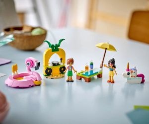 LEGO® Friends Парти край басейна с еднорог и фламинго 42658 