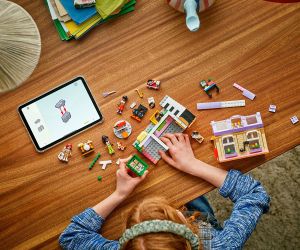 LEGO® Friends Музикален магазин и апартамент 42653 