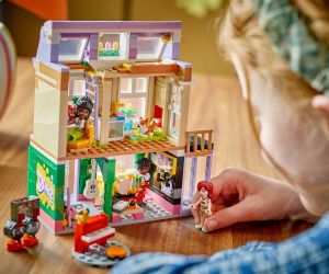LEGO® Friends Музикален магазин и апартамент 42653 