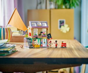 LEGO® Friends Музикален магазин и апартамент 42653 