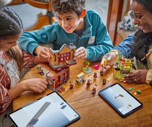LEGO® Harry Potter „Всичко за куидича“ и салон за сладолед 76452 