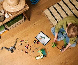 LEGO® Jurassic World™ Мисия за проследяване на раптор и титанозавър 76973 