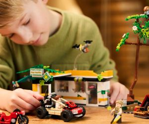 LEGO® Jurassic World™ Мисия за проследяване на раптор и титанозавър 76973 