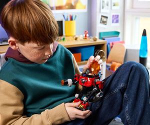 LEGO® Sonic the Hedgehog™ Knuckles срещу робот Dr. Eggman Egg Crusher 77005 