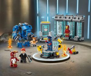 LEGO® Marvel Лабораторията на Железния човек Зала с брони 76315 