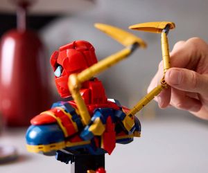 LEGO® Marvel Super Heroes Бюст на Железния Спайдърмен 76326 