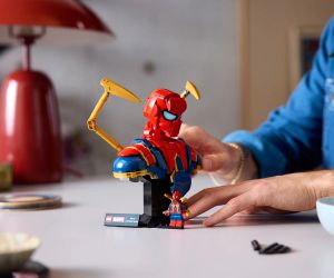 LEGO® Marvel Super Heroes Бюст на Железния Спайдърмен 76326 