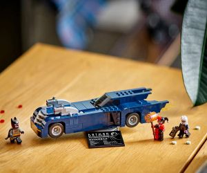 LEGO® DC Comics Super Heroes Batman™  Батман с батмобила срещу Харли Куин и мистър Фрийз 76274 
