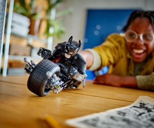 LEGO® DC Comics Super Heroes Batman™  Фигура за изграждане Батман и мотоциклет 76273 