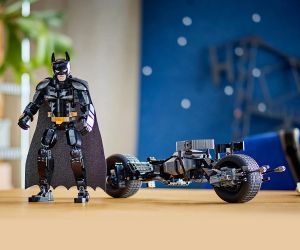 LEGO® DC Comics Super Heroes Batman™  Фигура за изграждане Батман и мотоциклет 76273 