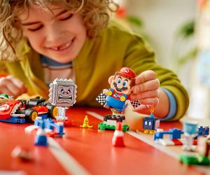 LEGO® Super Mario™ Mario Kart™ Интерактивна фигура LEGO® Mario™ и Standard Kart 72043 