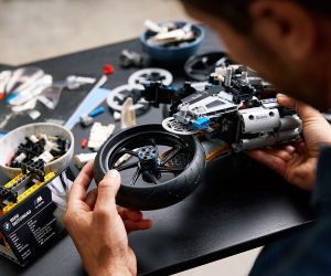 LEGO® Technic BMW M 1000 RR 42130 