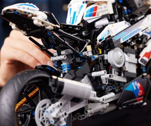 LEGO® Technic BMW M 1000 RR 42130 
