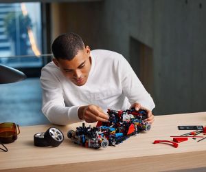 LEGO® Technic Ferrari Daytona SP3 42143 