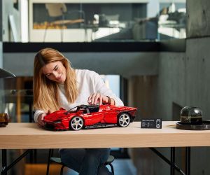 LEGO® Technic Ferrari Daytona SP3 42143 