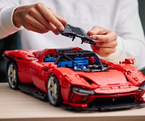 LEGO® Technic Ferrari Daytona SP3 42143 