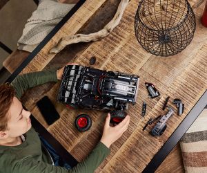 LEGO® Technic Audi RS Q e-tron 42160 