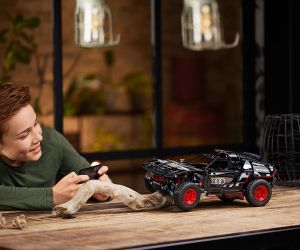 LEGO® Technic Audi RS Q e-tron 42160 