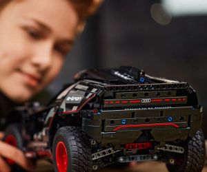LEGO® Technic Audi RS Q e-tron 42160 